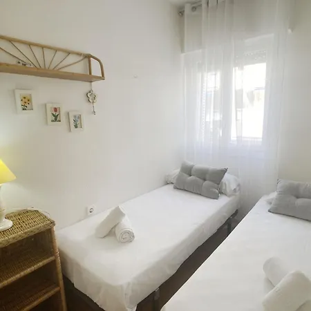 Spanish Connection - Bajo En Plaza Bohemia Apartment