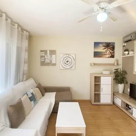Spanish Connection - Bajo En Plaza Bohemia Apartment *